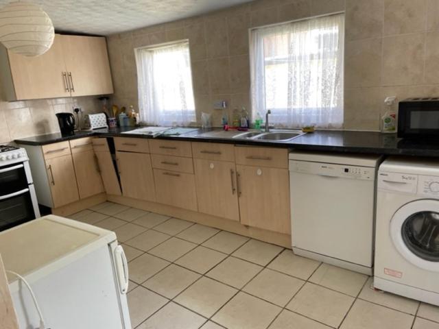 Room Only Guest Accommodation, Guest House Self Catering Bangor  Extérieur photo