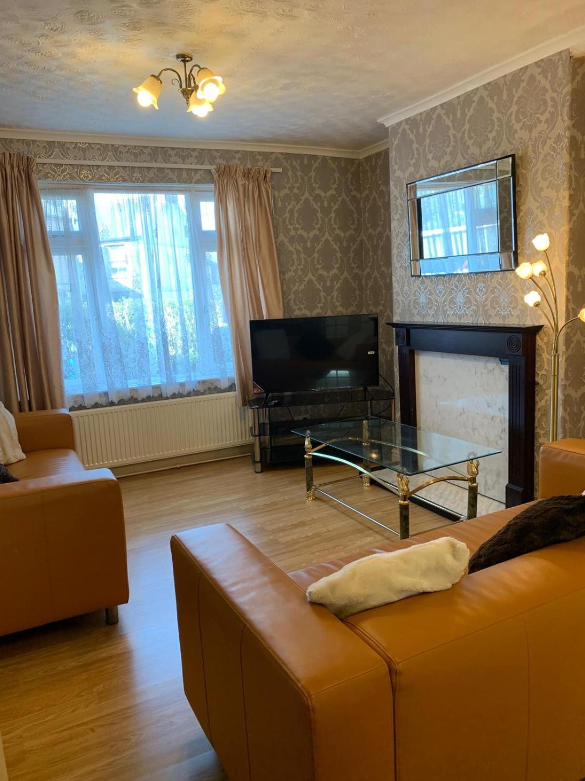 Room Only Guest Accommodation, Guest House Self Catering Bangor  Extérieur photo