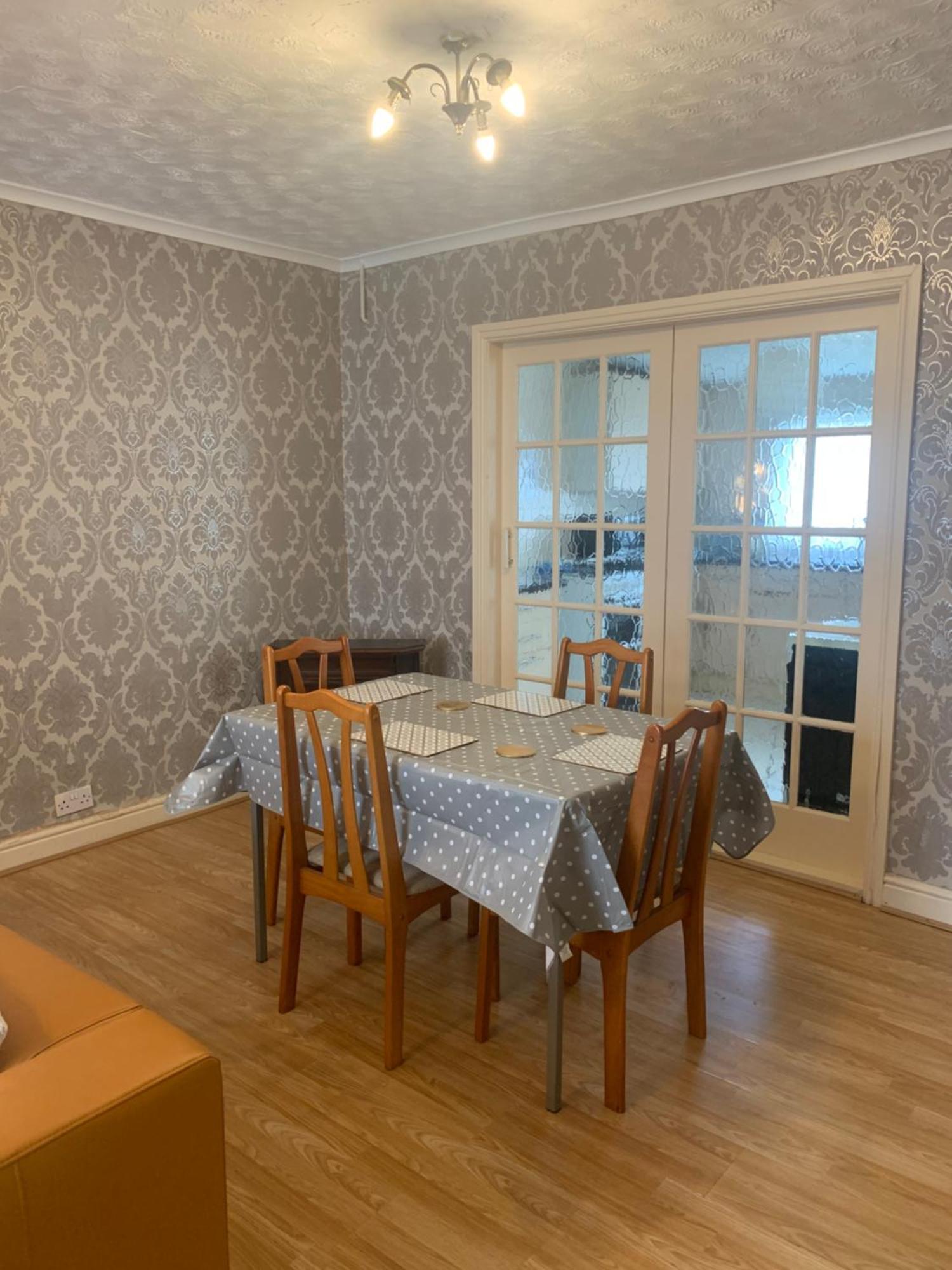 Room Only Guest Accommodation, Guest House Self Catering Bangor  Extérieur photo