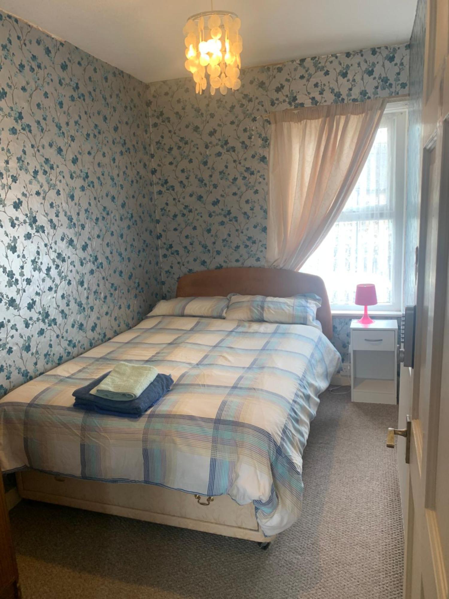 Room Only Guest Accommodation, Guest House Self Catering Bangor  Extérieur photo