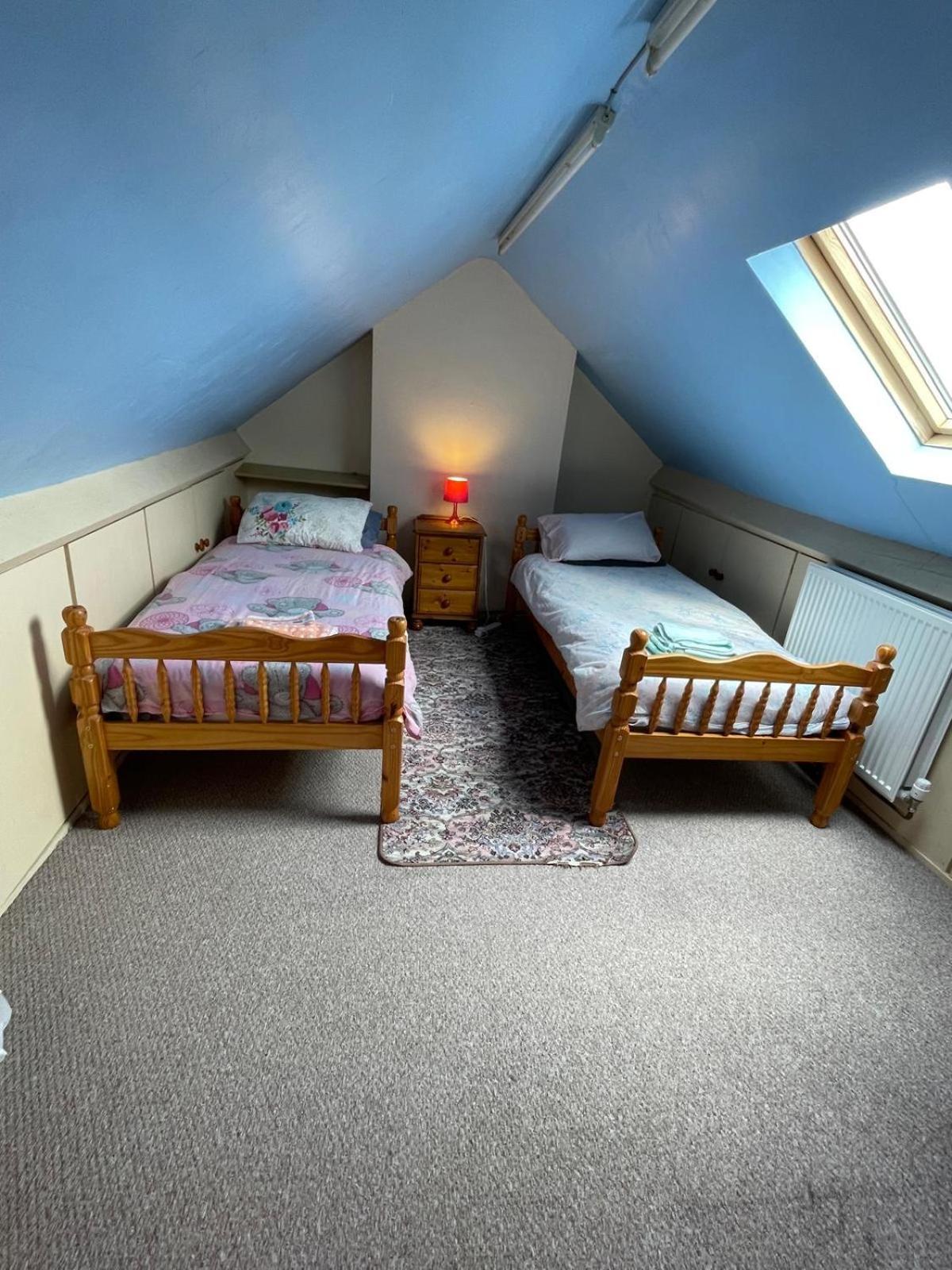 Room Only Guest Accommodation, Guest House Self Catering Bangor  Extérieur photo