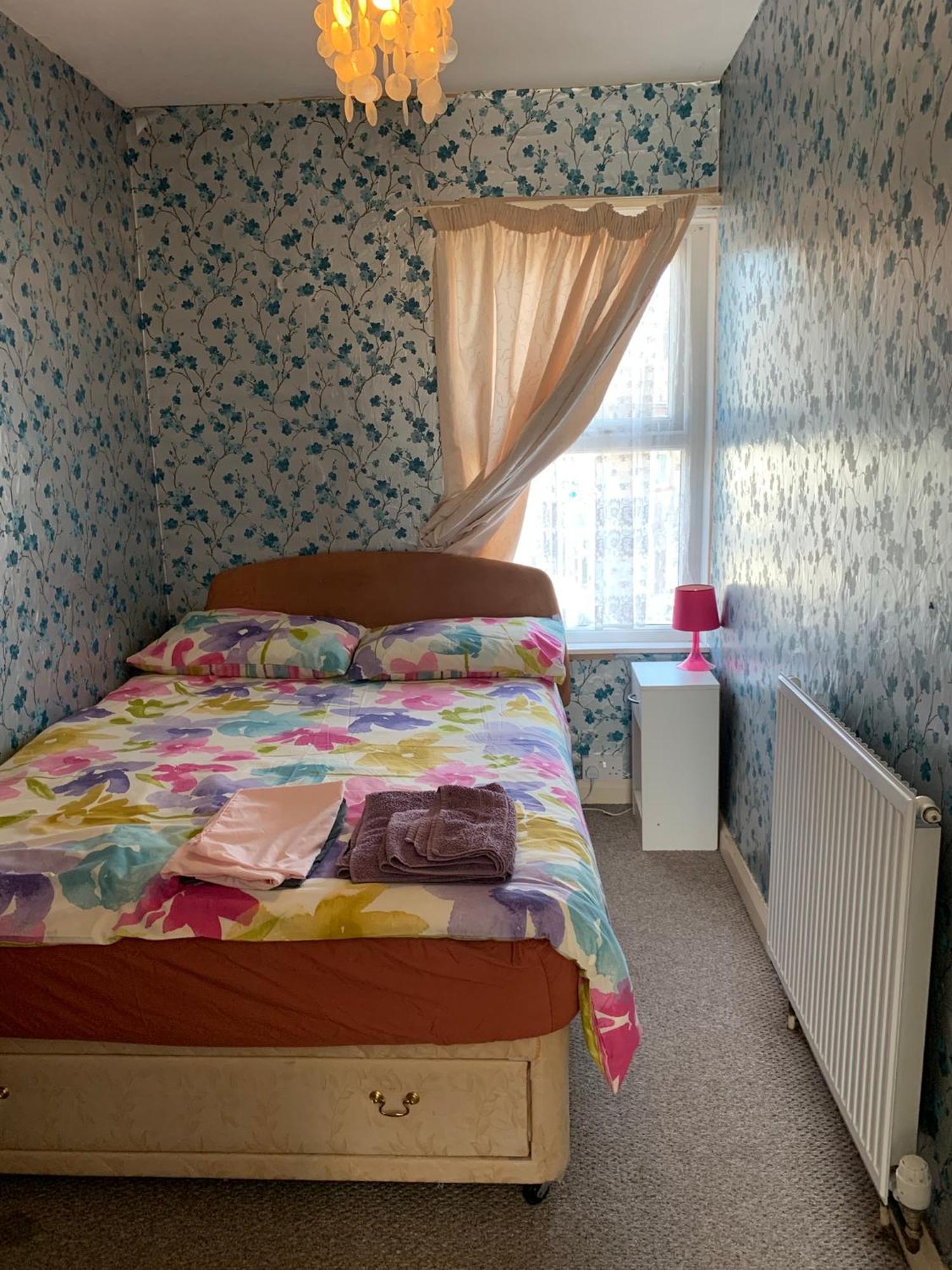 Room Only Guest Accommodation, Guest House Self Catering Bangor  Extérieur photo