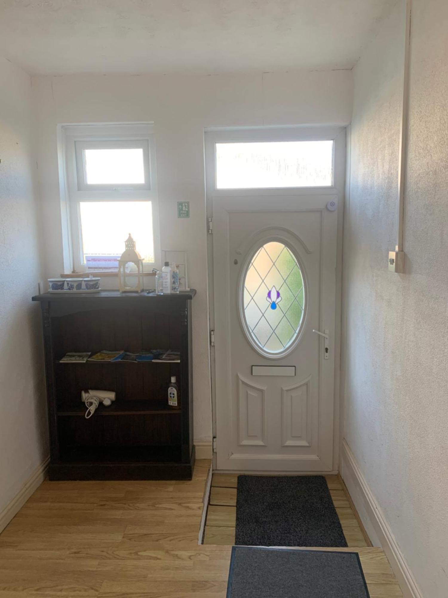Room Only Guest Accommodation, Guest House Self Catering Bangor  Extérieur photo