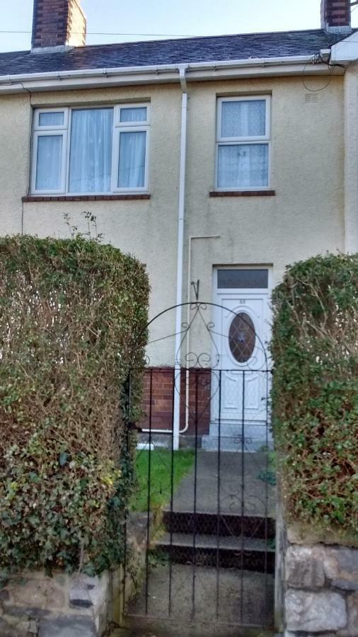 Room Only Guest Accommodation, Guest House Self Catering Bangor  Extérieur photo